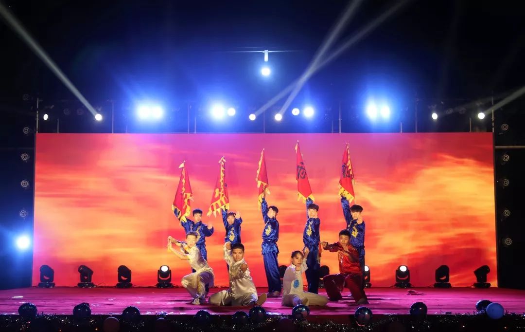 青春心向黨 建功新時代——記第十屆校園文化藝術節閉幕式暨綜合文藝匯演